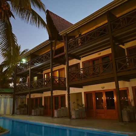 Hotel Baobab Cafe 모론다바 외부 사진