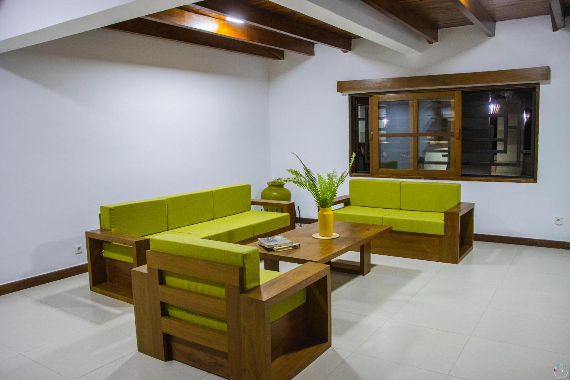 Hotel Baobab Cafe 모론다바 외부 사진