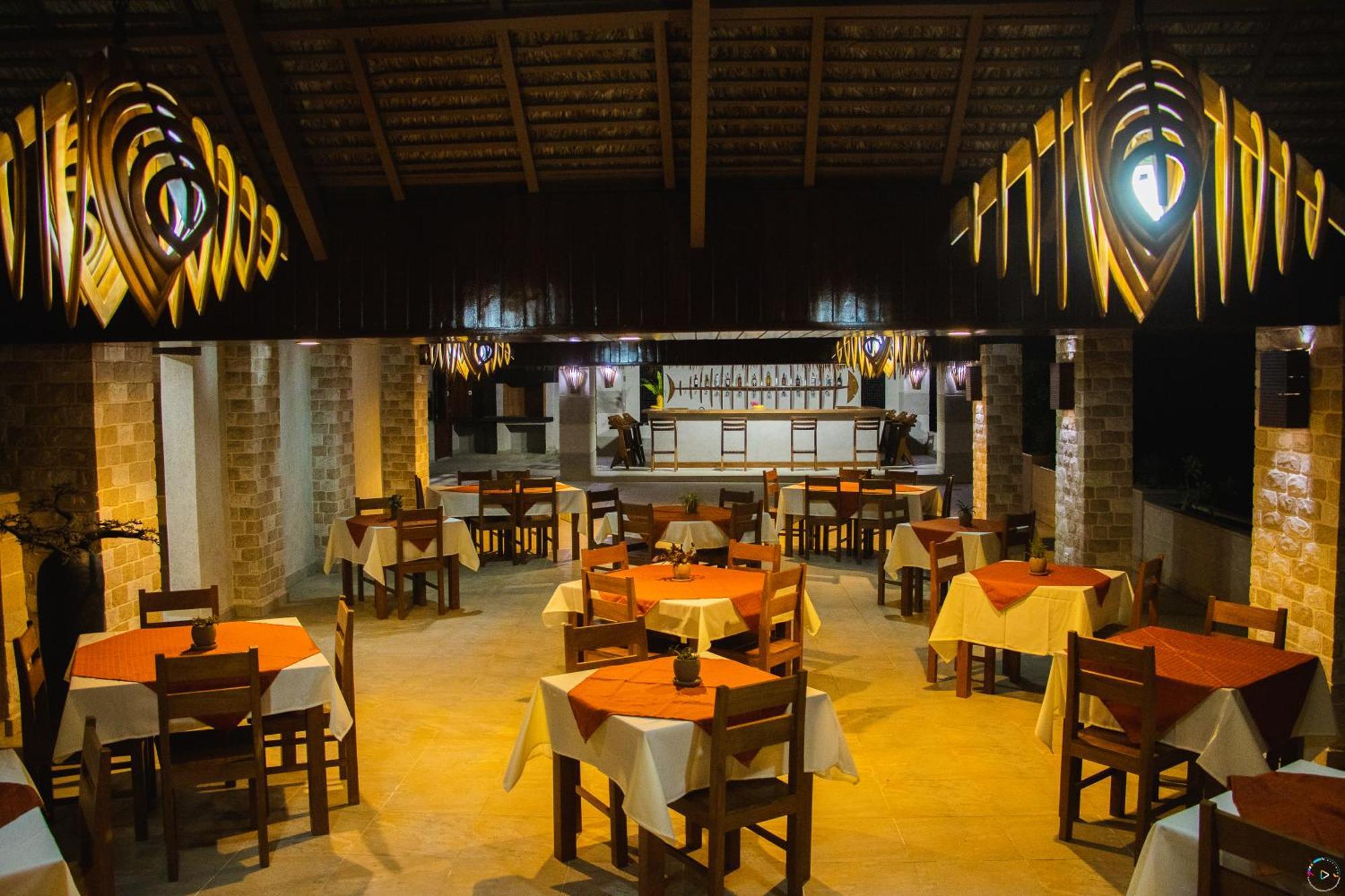 Hotel Baobab Cafe 모론다바 외부 사진