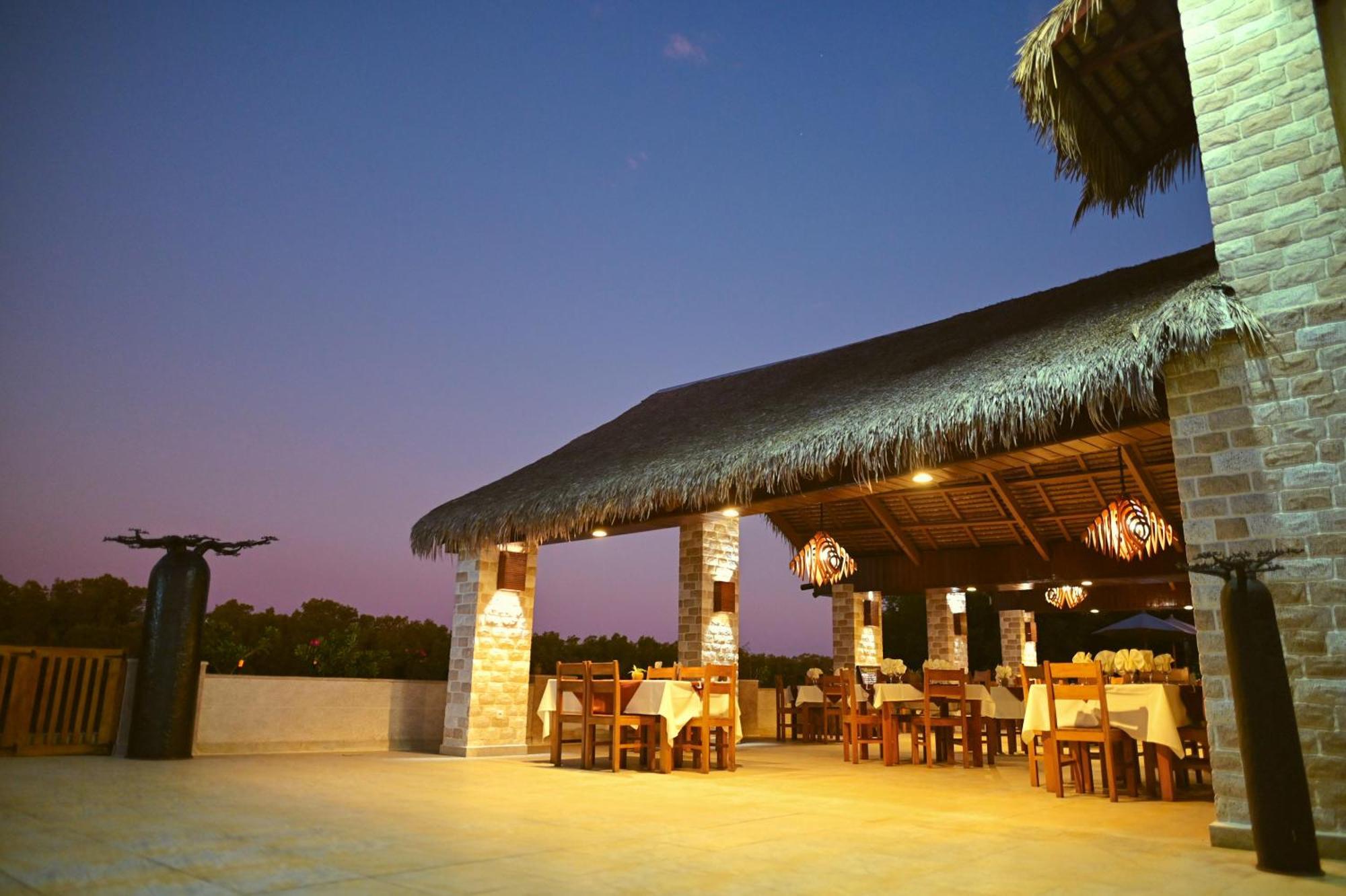 Hotel Baobab Cafe 모론다바 외부 사진